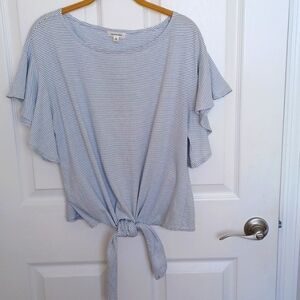 Women's Max Studio Size L tie front tee.